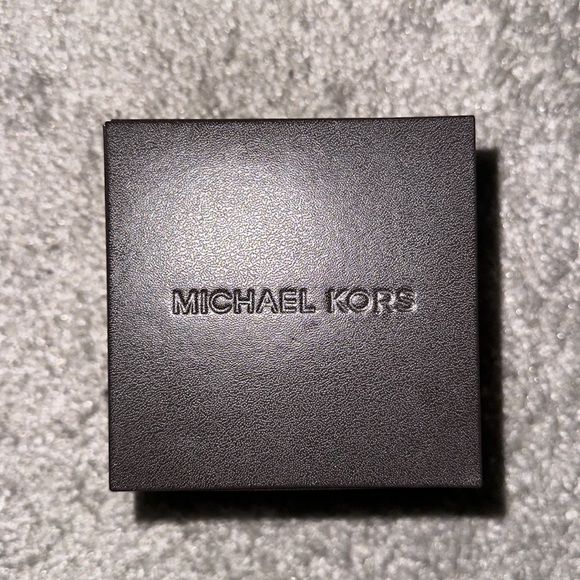 Michael Kors Watch - Picture 6 of 7